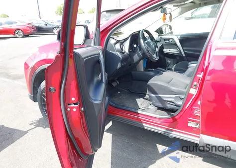 2018 Toyota Rav4 Xle z USA, uszkodzony, nr VIN JTMWFREV1JD110468